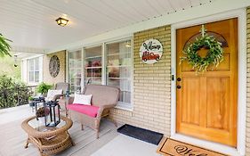 Updated Marshall Home With Fire Pit And Game Room!