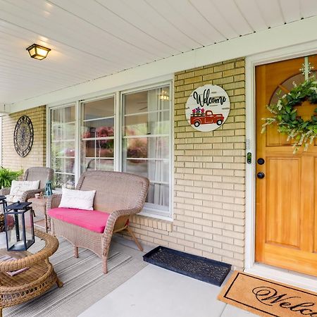 Updated Marshall Home With Fire Pit And Game Room! Exterior photo